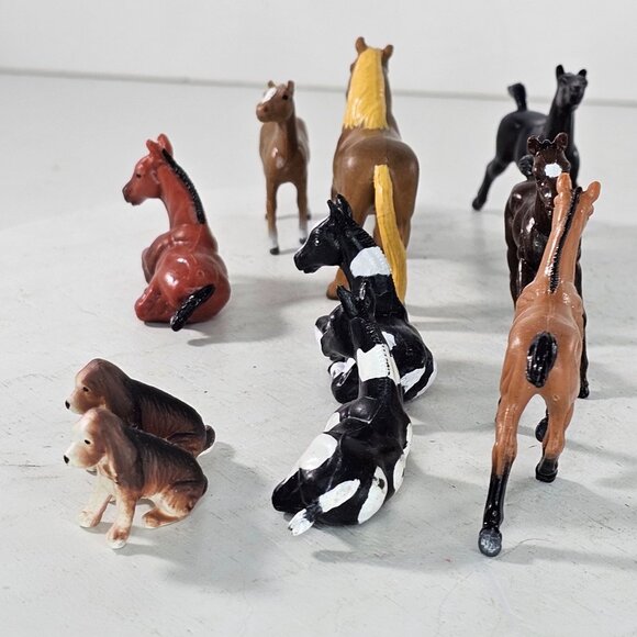 Vintage ERTL Farm Animal Horse & Dog Figurines Set Of 11 Miniature Toys - Picture 8 of 10